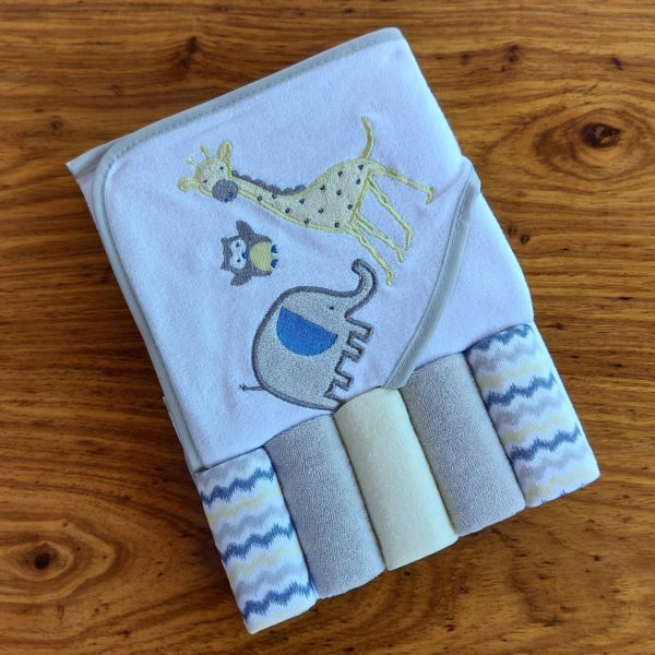 Yellow and Grey Elephant and Giraffe Hooded Towel with 5 Facecloths